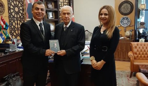 Akademisyen kardeşler, Bahçeli’nin liderliğini yazdı